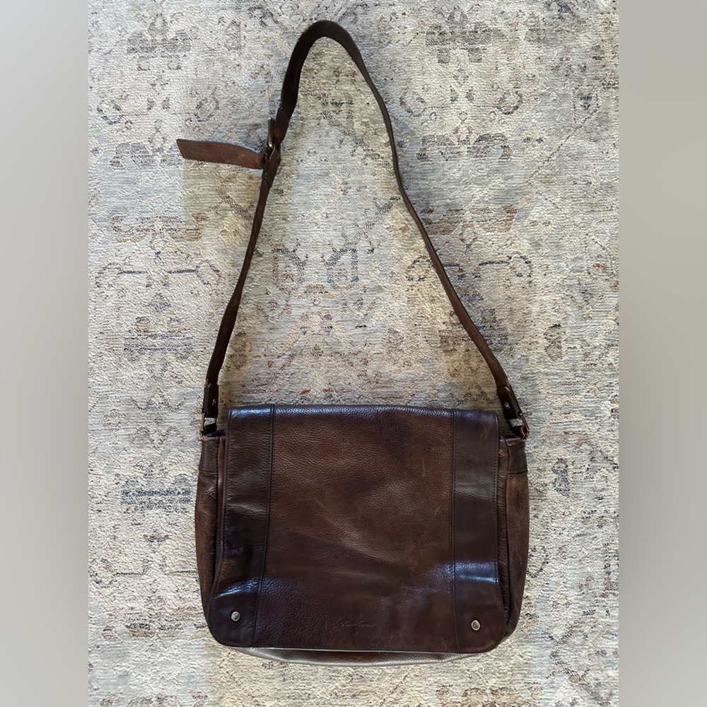 Kenneth Cole Leather Messenger Bag